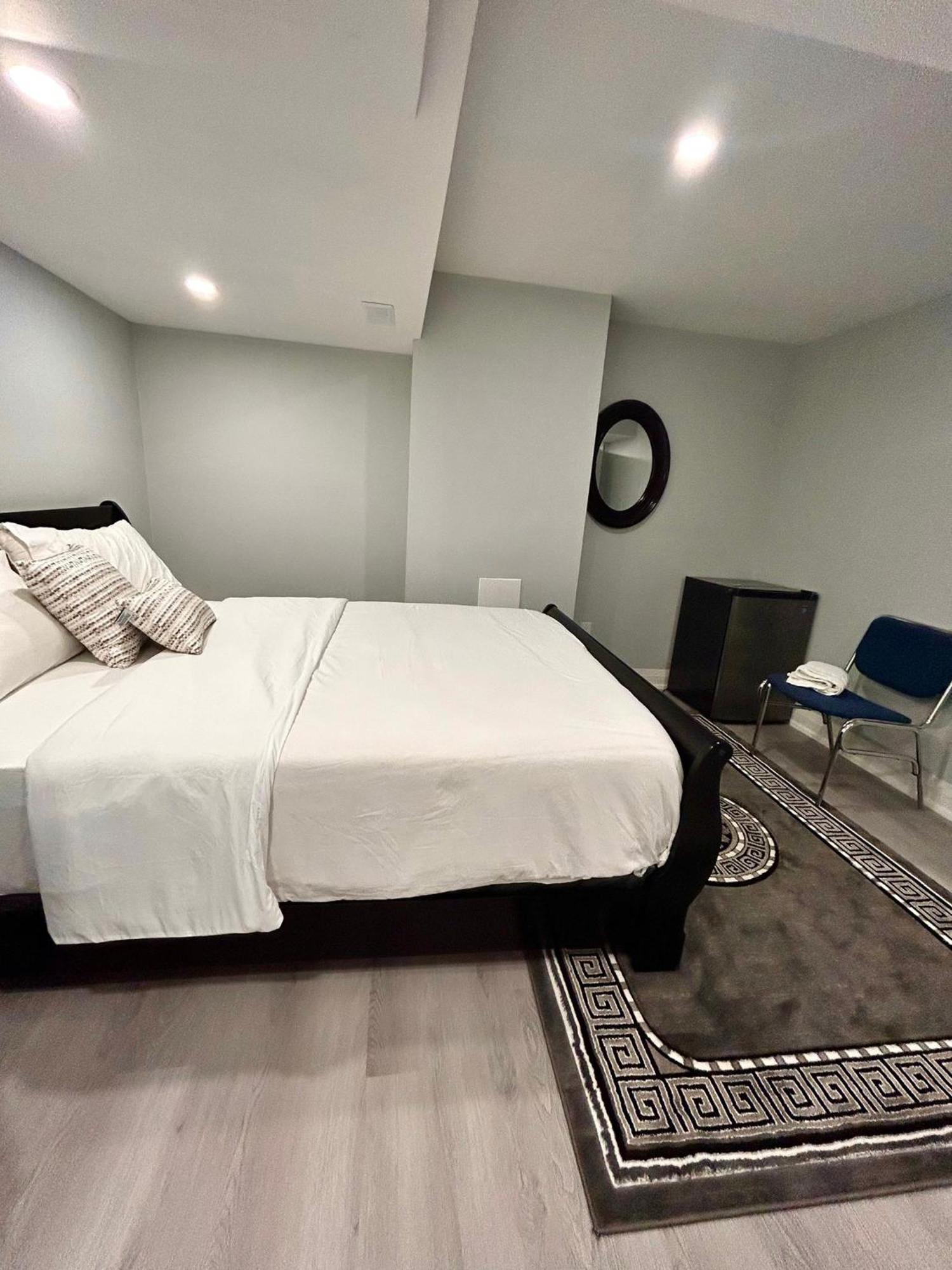 Apartment B 2 Bedroom Brampton Eksteriør billede